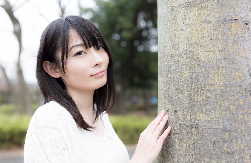 性的関係を迫られる女子