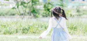 パパ活サイトを探す女性